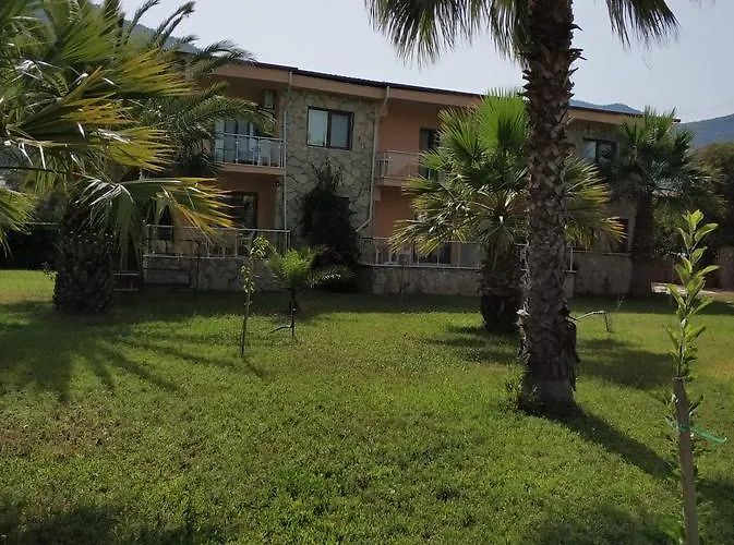 The Palm Daire